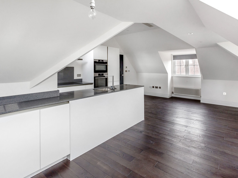 2 Bed Apartment To Rent in Horley